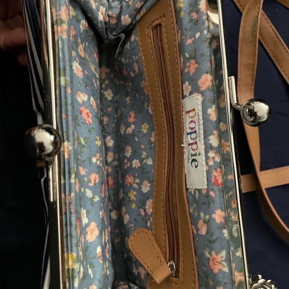 Stylish Blue and Tan Crossbody Bag with Decorative Bow - Picture 5 of 8